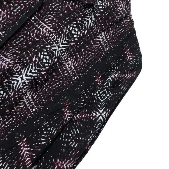 Jessica Simpson Mirren Abstract Print Button Up Blouse Size Medium - Picture 6 of 13